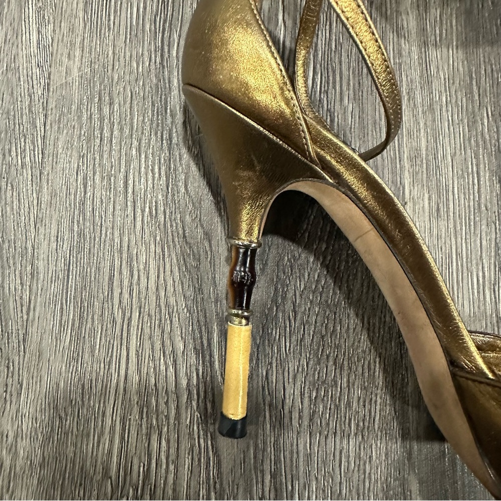 Gucci Metallic Gold Bamboo Accent Leather D'Orsay Pumps Size: 38 - Picture 11 of 16